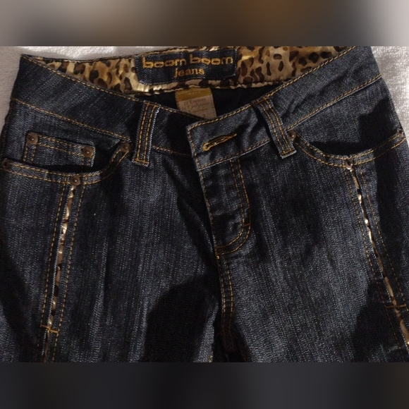 BOOM BOOM JRS LOW RISE-STRETCH-LEOPARD PRINT ACCENT NWOT - Picture 1 of 5